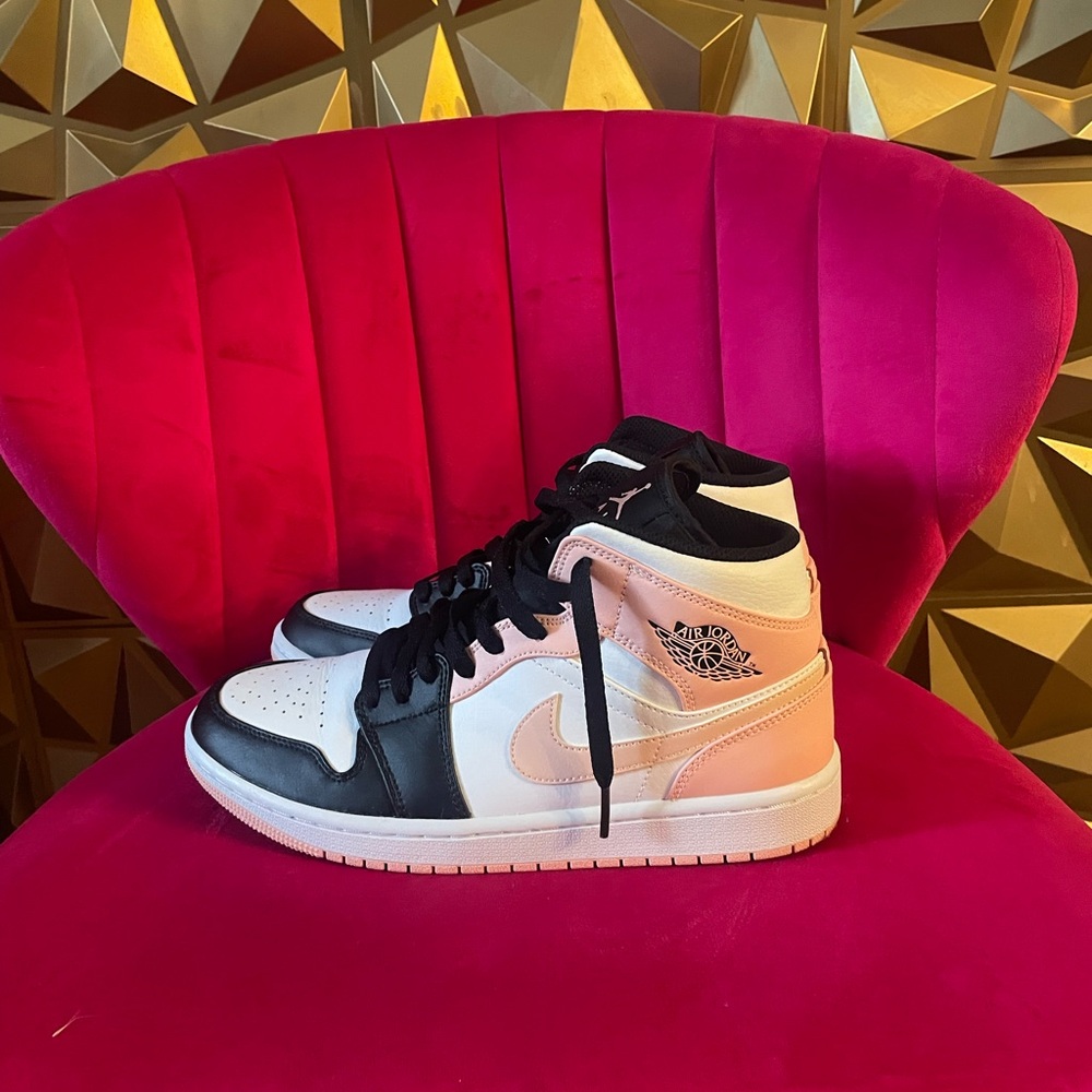 Air Jordan 1 mid high